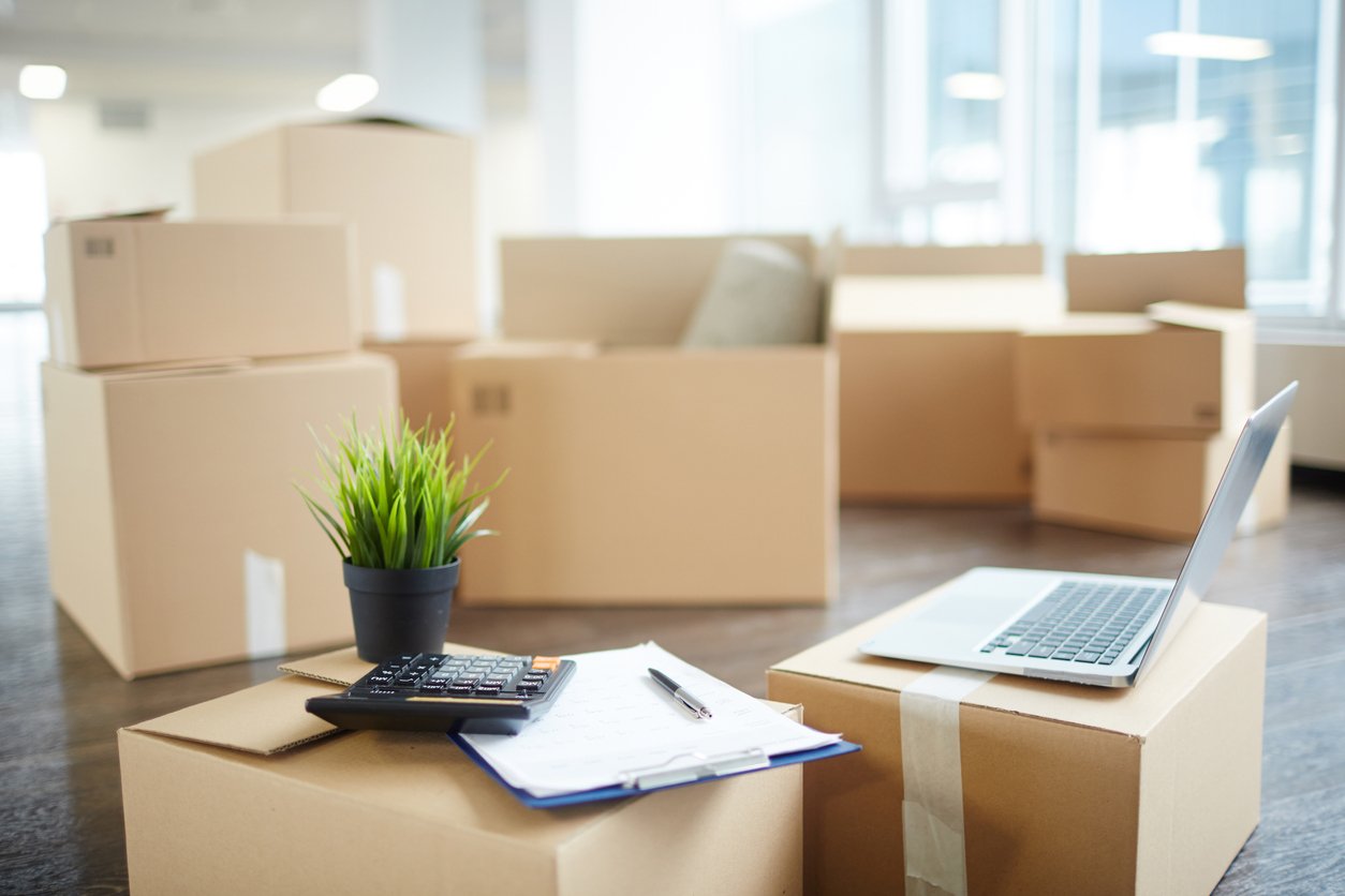 THE ULTIMATE MOVING CHECKLIST